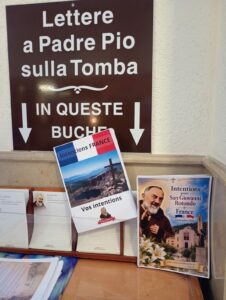 À San Giovanni Rotondo, plus de 2 000 intentions de prière confiées au Padre Pio